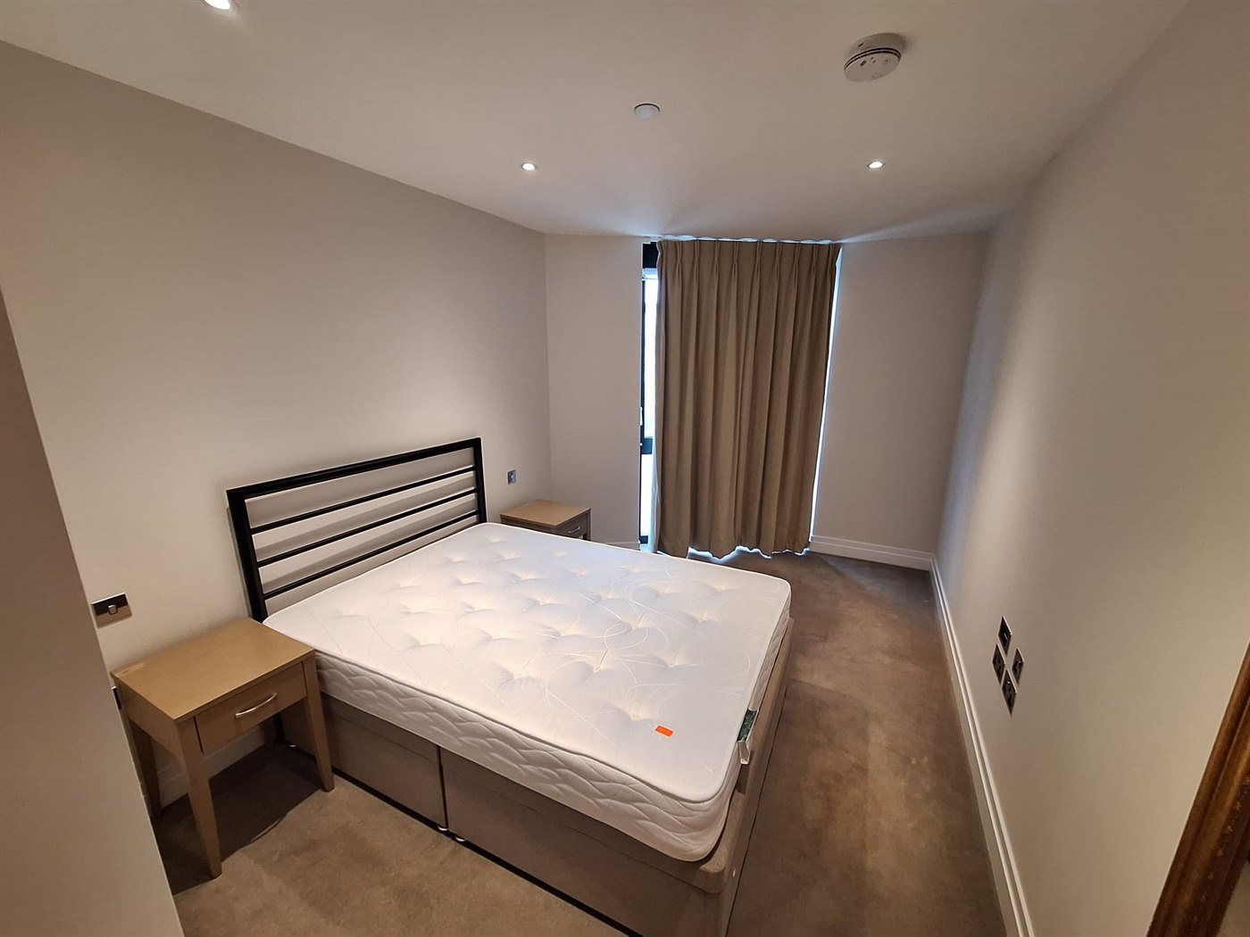Shower room in SW11 apartment with painted ceiling and a clean finished look
